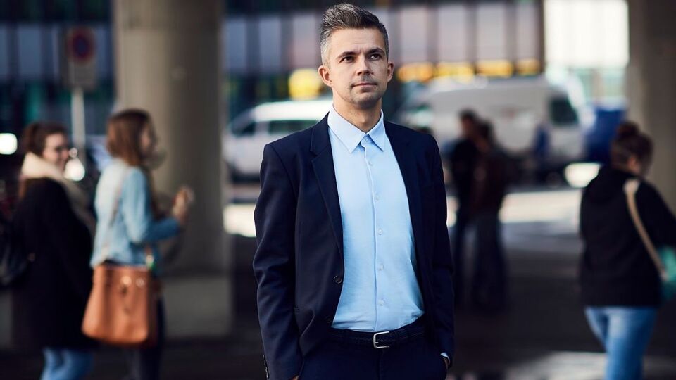Филипенко: В спортивных штанах и с ружьем бегать можно, в платье и с цветами гулять нельзя