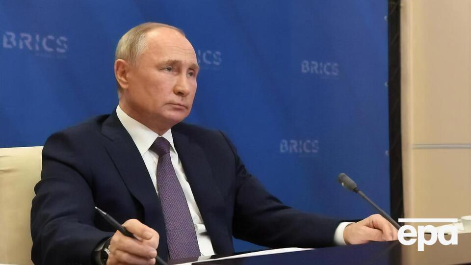 Путін зможе балотуватися ще на два строки