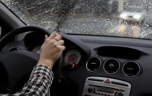 Рятувальники повідомили про ожеледицю в низці областей України