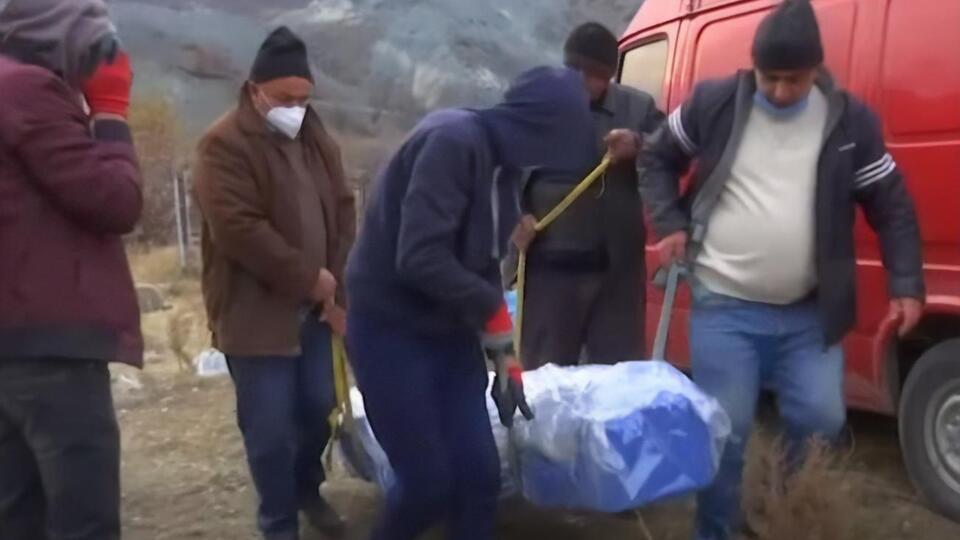 Вірмени Карабаху говорять, що бояться глуму над могилами родичів