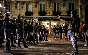 Демонстранты митинговали под зданием нижней палаты парламента