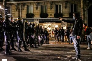 Демонстранты митинговали под зданием нижней палаты парламента