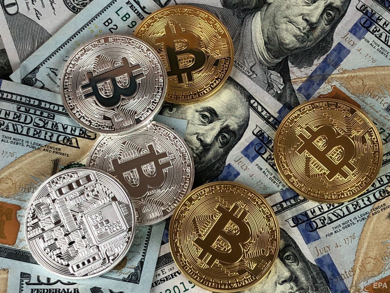 Біткоін через пандемію коронавірусу рекордно подорожчав. Навесні з тієї самої причини криптовалюта рекордно подешевшала