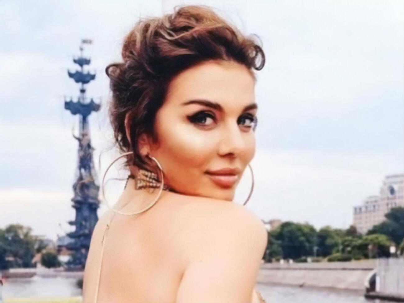 Седокова: Мои рекламные контракты намного превышают стоимость моих выступлений