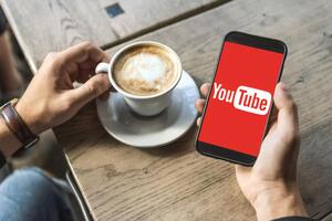 В Роскомнадзоре считают, что YouTube ограничивает распространение материалов российского автора