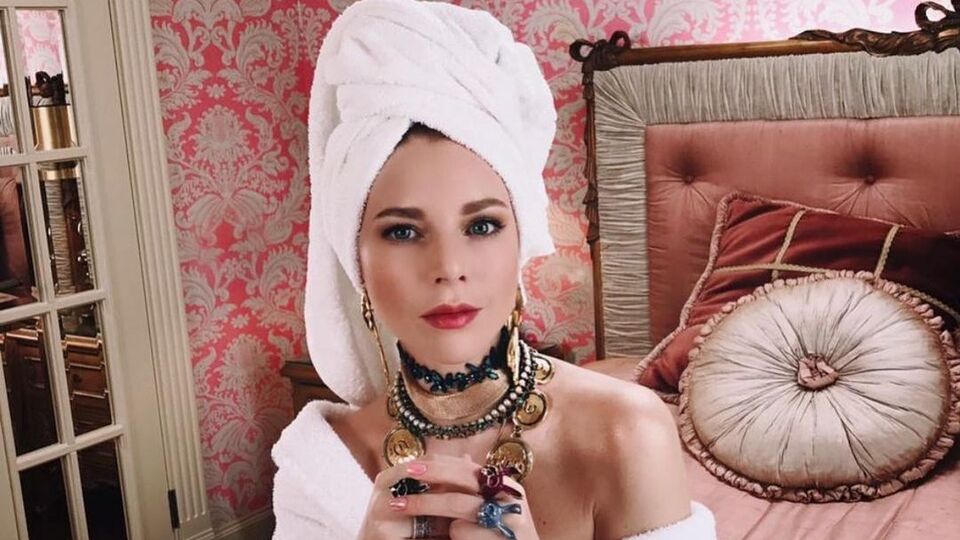 Подольская: Поняла, что забыла дома блок от молокоотсоса