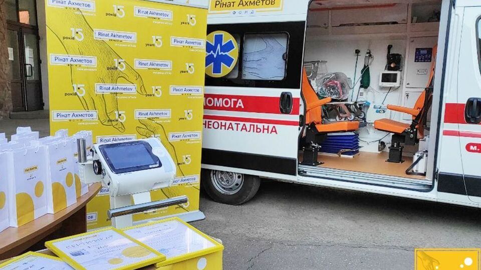 Ключевым элементом помощи стране в рамках проекта Фонда Рината Ахметова "Борьба с COVID-19 в Украине" стала закупка для государственных больниц более 200 суперсовременных аппаратов ИВЛ