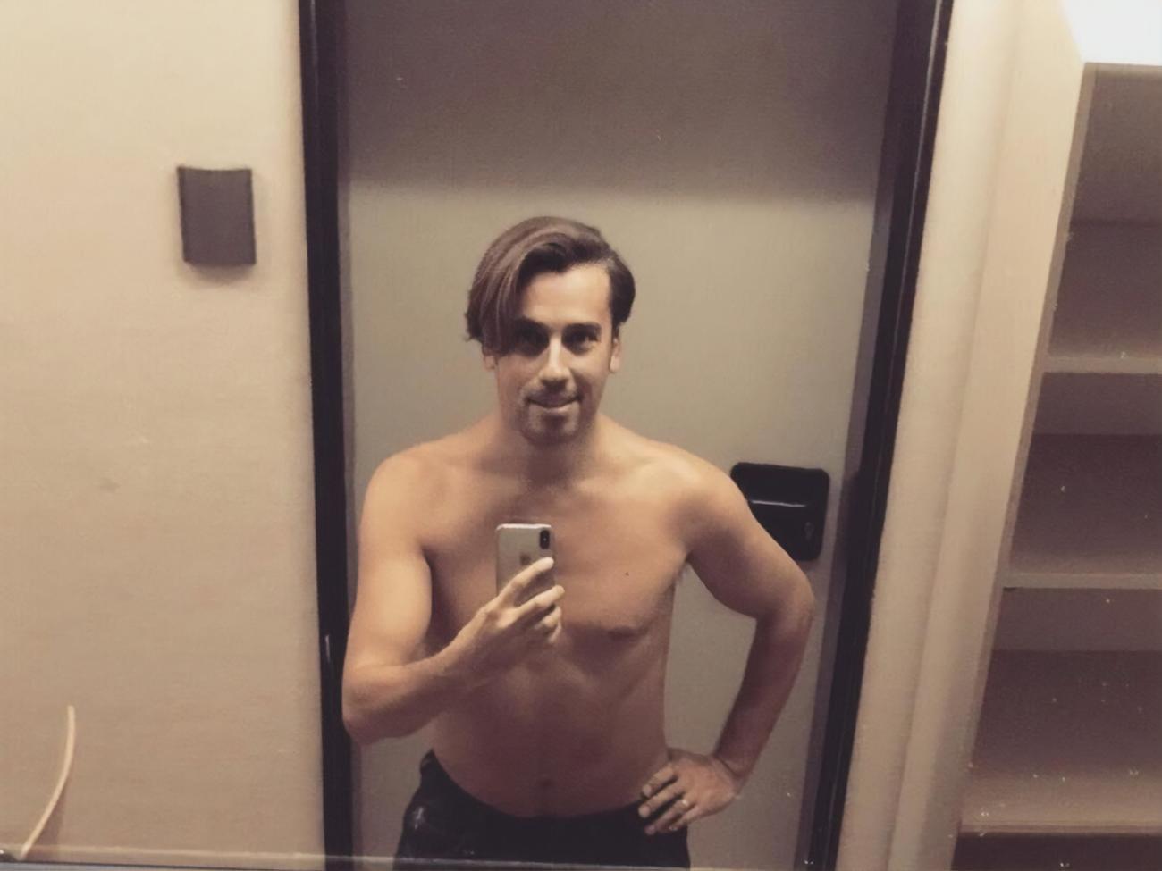 Галкин: "Море, ты слышишь, море, твоим матросом хочу я стать. Эта песня застряла у меня в голове с пионерского детства