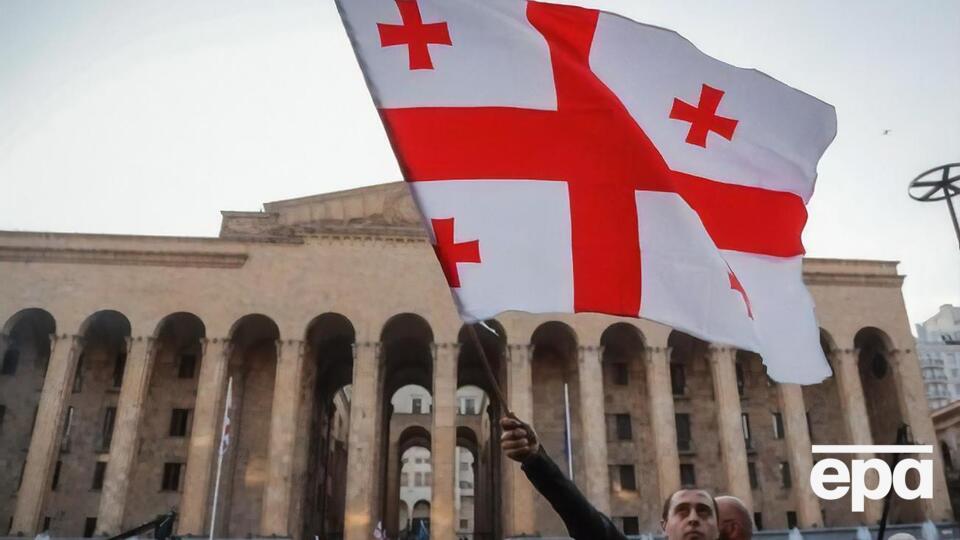 Грузинская оппозиция считает выборы сфальсифицированными и требует нового голосования