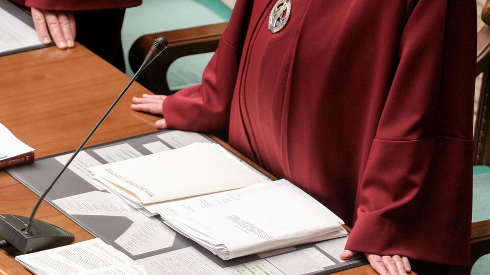 Зараз Конституційний Суд складається з 18 суддів