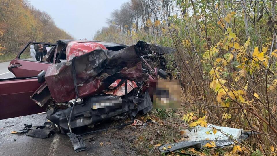 За попередньою інформацією, прокурор на автомобілі Acura виїхав на зустрічну смугу, де зіткнувся з автомобілем ВАЗ