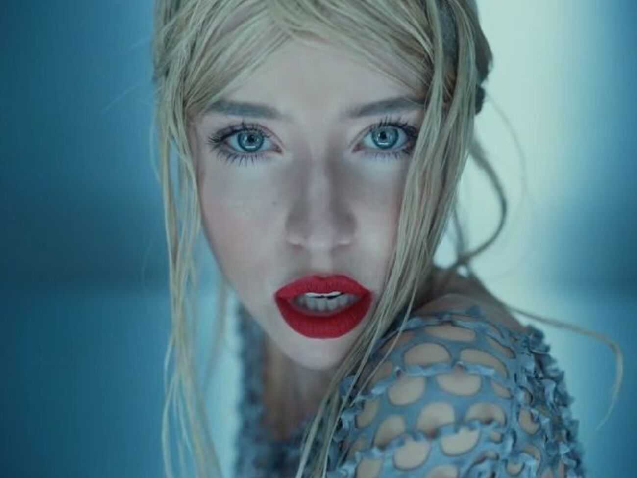 Dorofeeva:&nbsp;Этот клип &ndash; отображение того, как я изменилась, и того, какая я сейчас