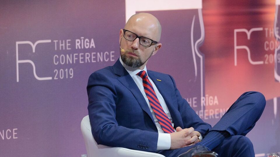 Яценюк: Путин поддерживал своего пророссийского президента на суверенной земле Молдовы