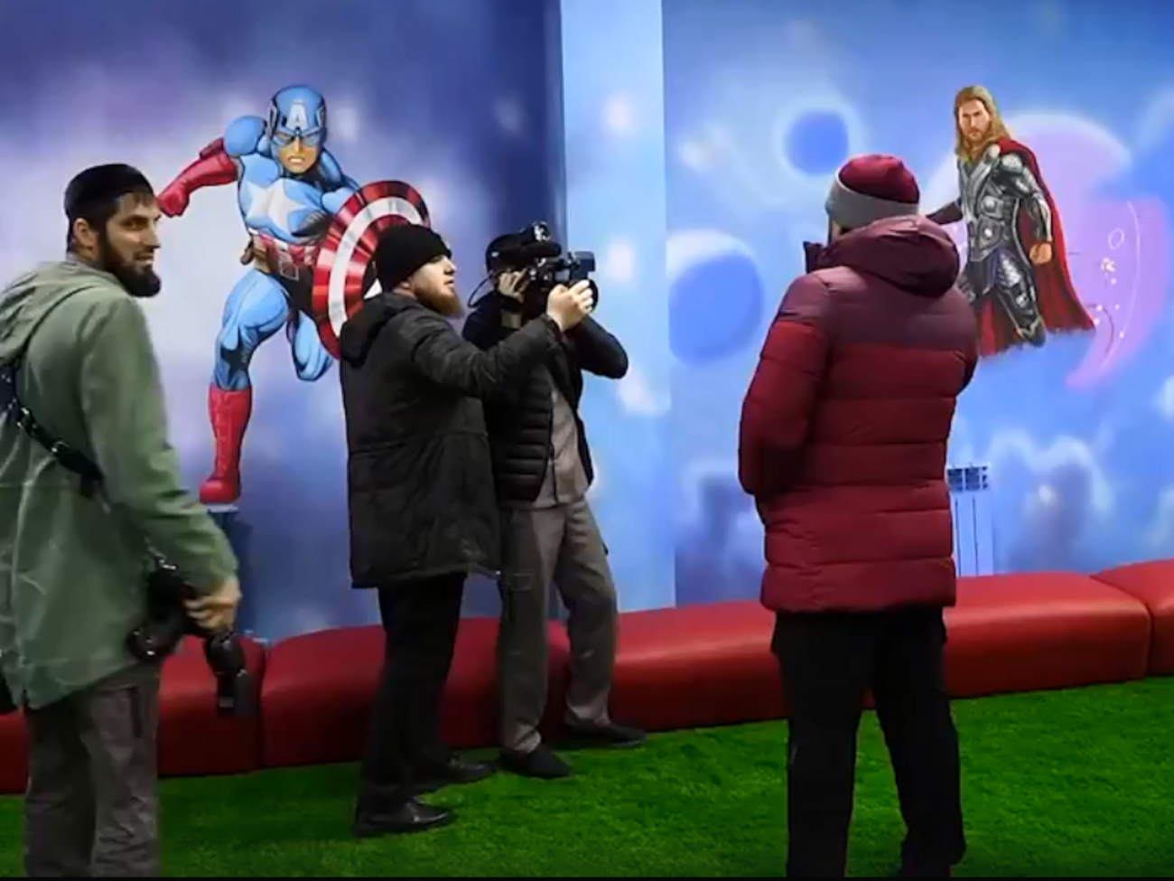 Кадыров считает, что чеченцы должны восхвалять своих героев