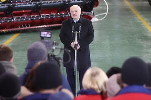 Лукашенко: Мы уберем эту фашистскую символику из нашего общества, сделаем это красиво