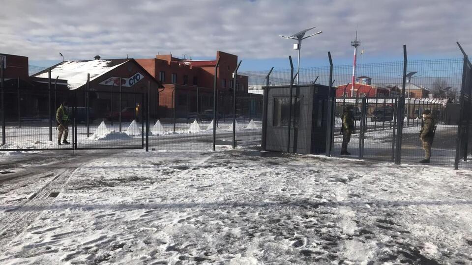 Цього тижня через КПВВ "Новотроїцьке" і "Станиця Луганська" Червоний Хрест передав до ОРДЛО гуманітарну допомогу