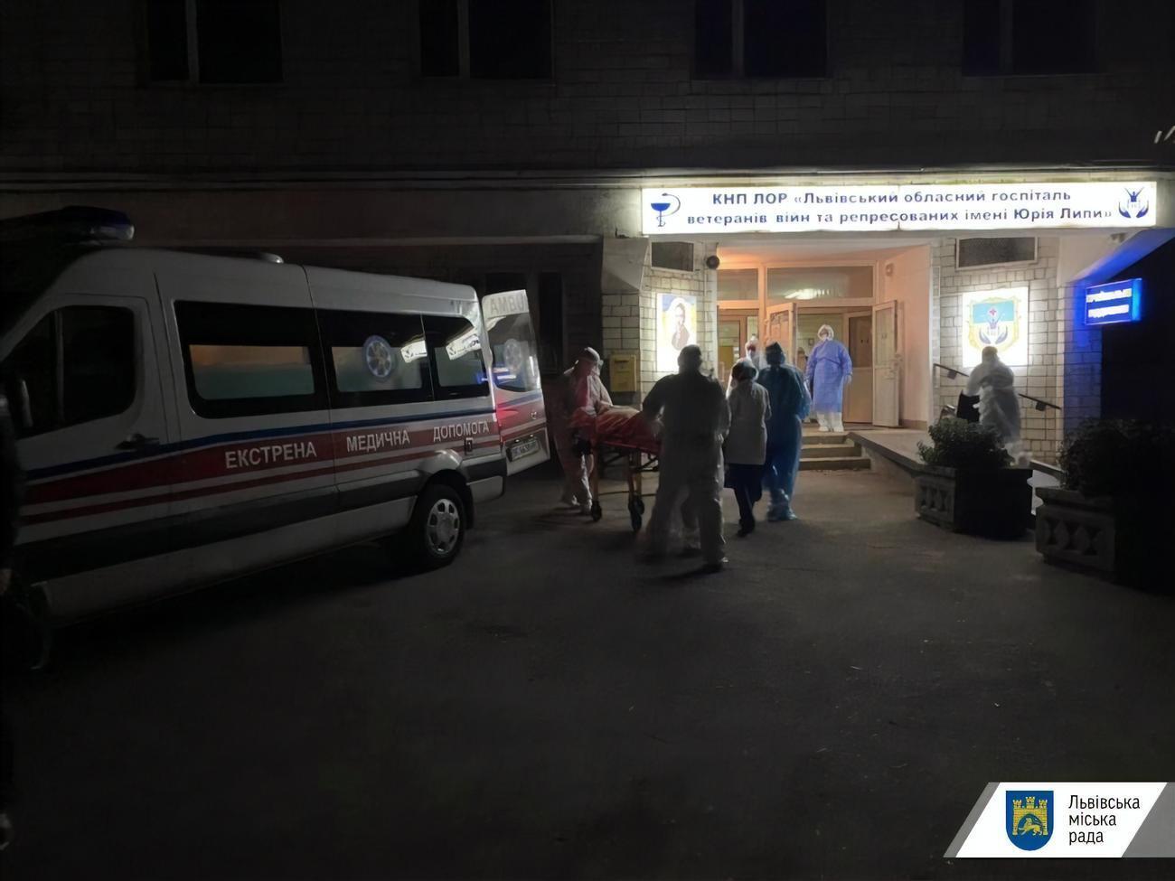 Пацієнтів госпіталю, у якому стався вибух, евакуюють