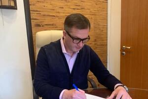 12 ноября Уманский написал заявление об уходе из Офиса президента