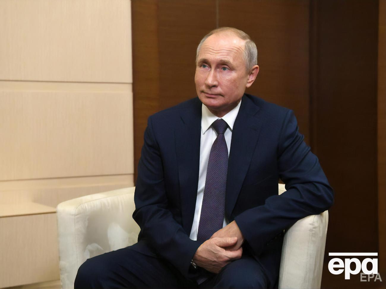 Путин продлил действие контрсанкций еще на год