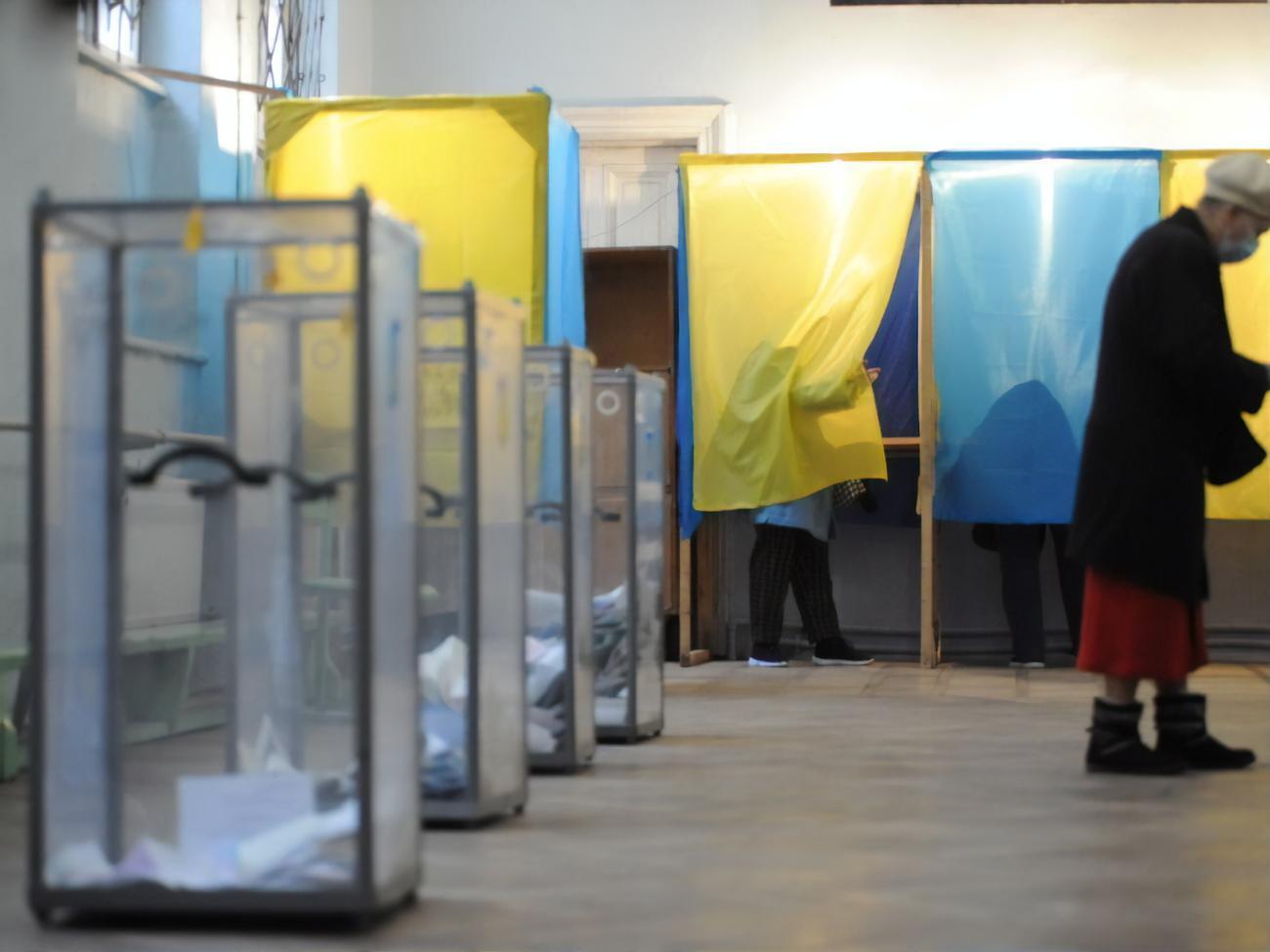 22 листопада повторне голосування відбувається на виборах мерів 11 міст
