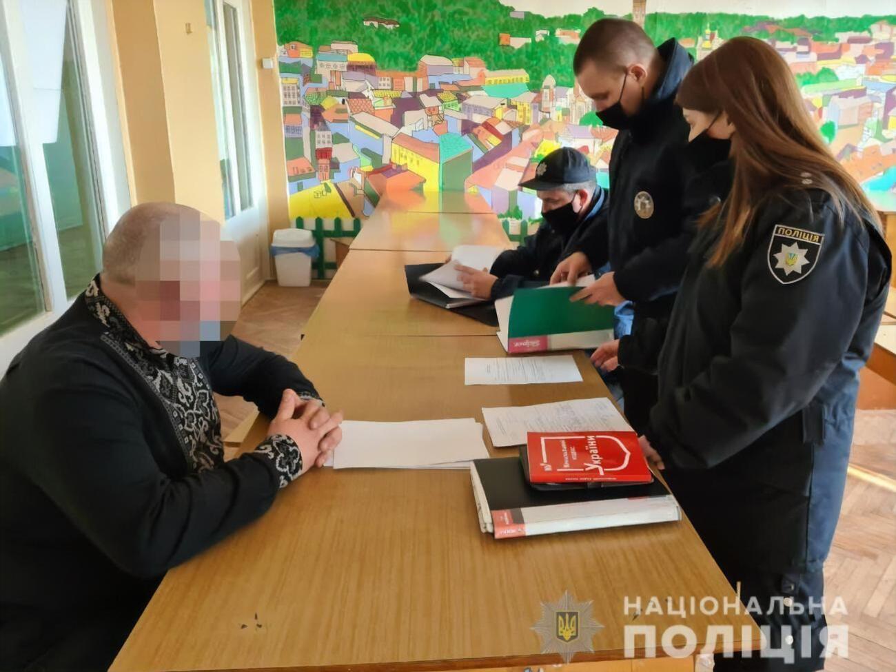 Поліцейські повідомили про порушення виборчого законодавства