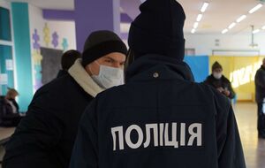 В "Опорі" повідомили, що поліція поспілкувалася з чоловіками, які назвалися журналістами