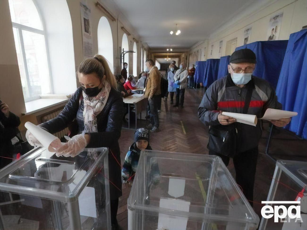 Ненадання можливості проголосувати виборниці може свідчити про порушення її прав, зазначили в "Опорі"