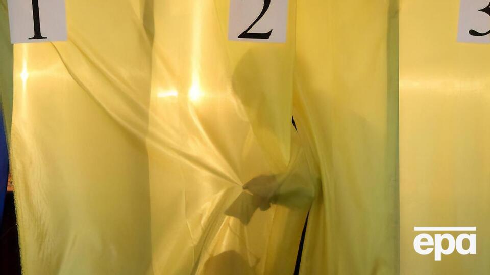 22 ноября в ряде украинских городов проходит второй тур местных выборов