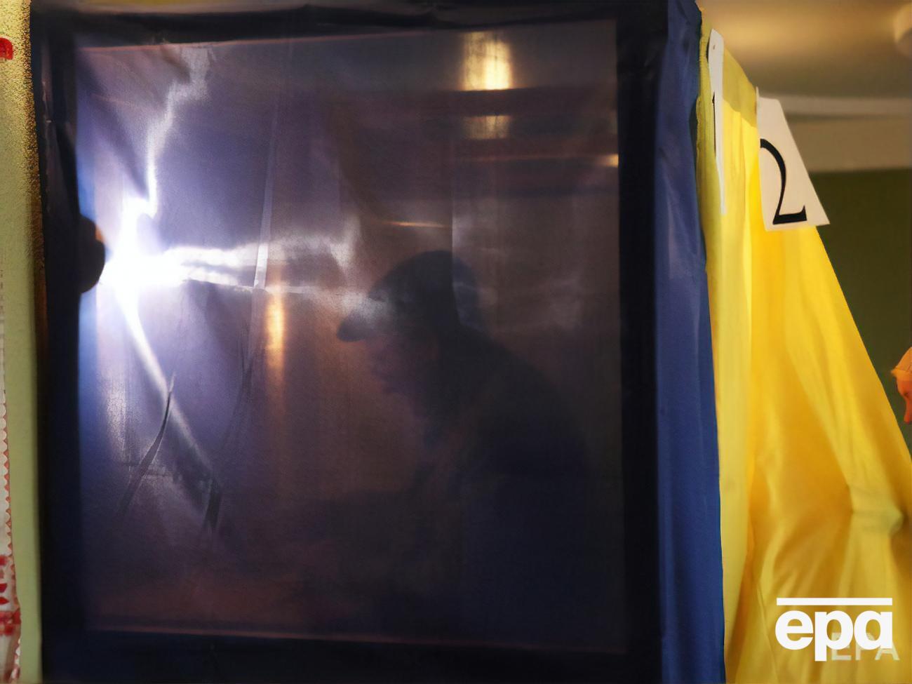 22 листопада другі тури виборів мерів проводили в 11 містах