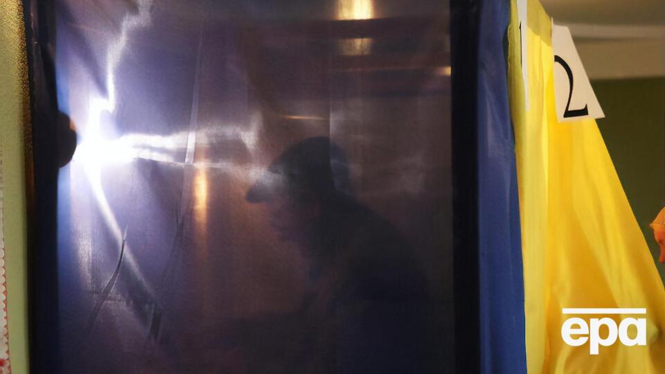 22 листопада другі тури виборів мерів проводили в 11 містах