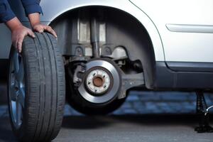 Представники КВУ пов'язують інцидент зі своєю діяльністю щодо спостереження за виборами