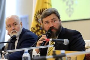 По словам Малофеева (справа), кандидатам, уличенным в русофобии, помешают попасть в Госдуму