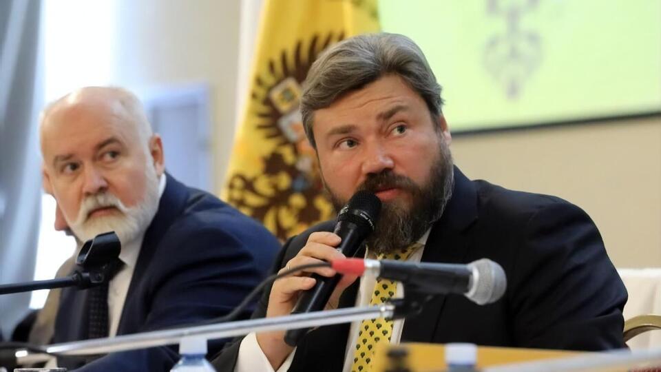 По словам Малофеева (справа), кандидатам, уличенным в русофобии, помешают попасть в Госдуму
