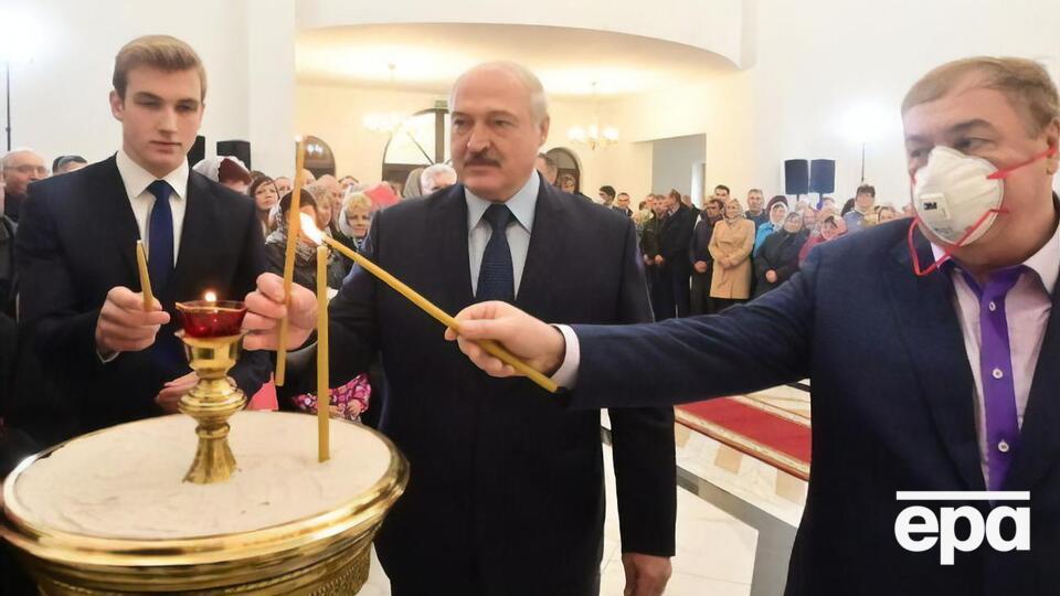 Лукашенка (на фото в центрі) БАПЦ назвала самозванцем