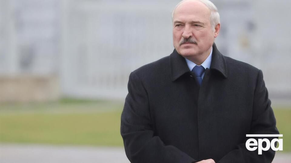 Лукашенко: У патріотичному вихованні в нас велика прогалина