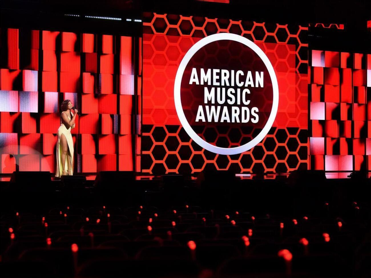 American Music Awards відбулася в ніч на 23 листопада у Лос-Анджелесі