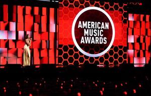 American Music Awards відбулася в ніч на 23 листопада у Лос-Анджелесі