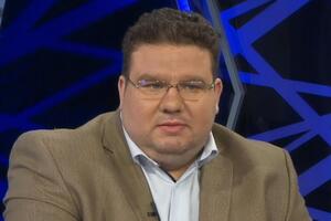 Андрей Телиженко подчеркнул, что голоса в некоторых спорных штатах на выборах президента США еще считают