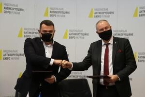 За словами Фоменка (праворуч), керівництво держконцерну добровільно раз на рік проходить перевірку на поліграфі