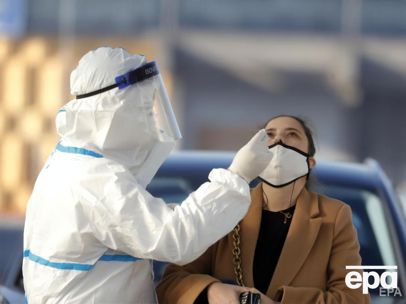 В Польше подтверждено 876 тыс. случаев инфицирования коронавирусом