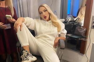 Фото Полякової на стільці спричинило скандал