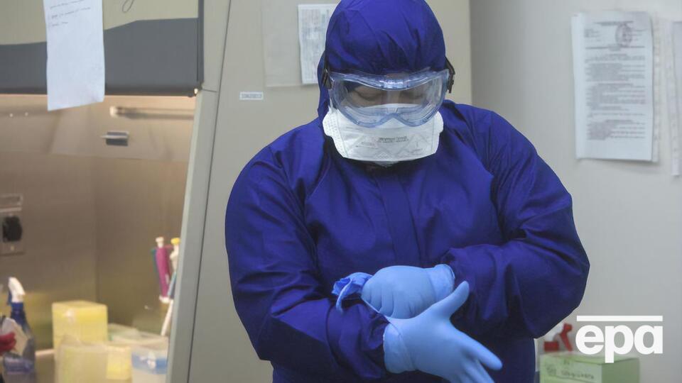 "Карантин выходного дня" в Украине ввели из-за роста больных COVID-19
