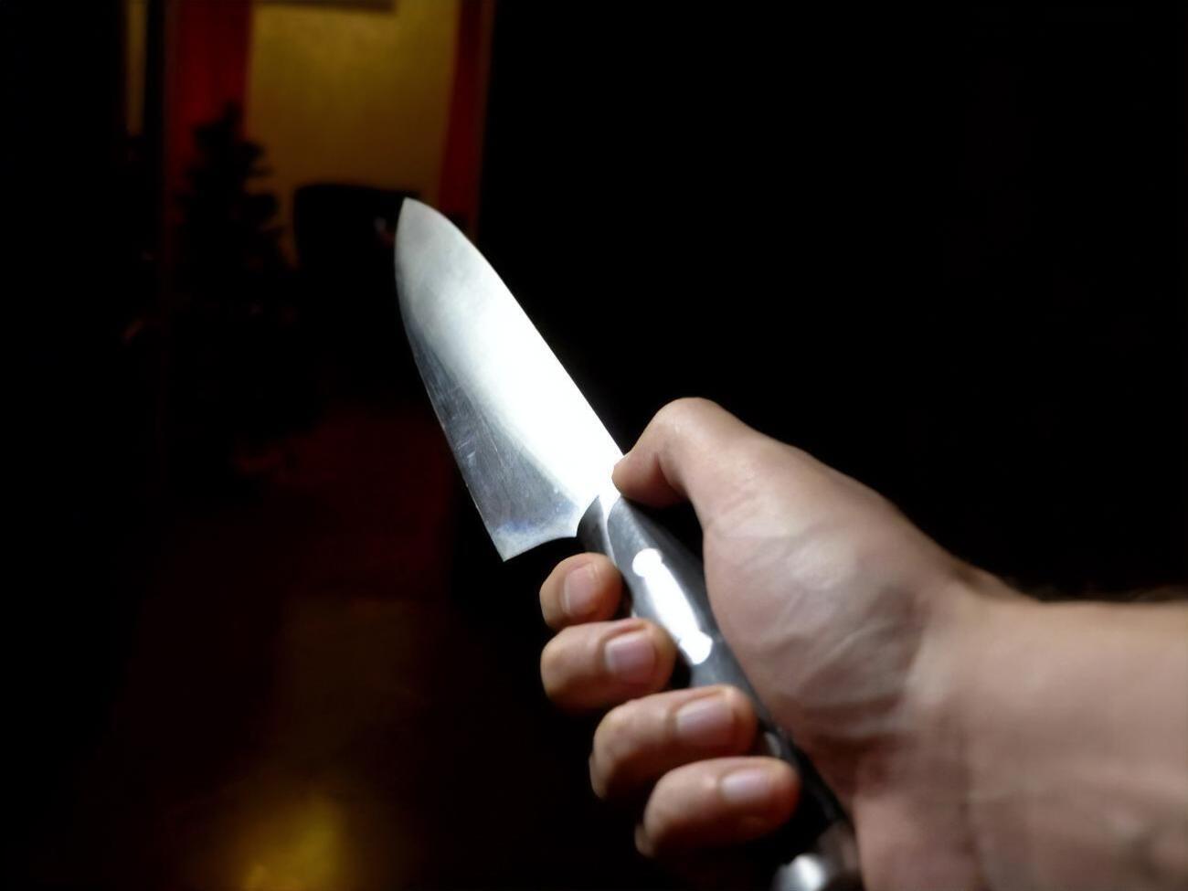 Одному из детей злоумышленник угрожал ножом