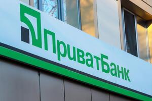 На обнуление кредитных лимитов клиенты "ПриватБанка" начали жаловаться в марте