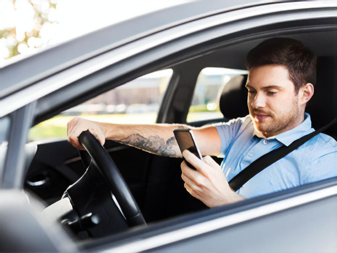 Тримати руку на пульсі в питанні автоцивілки можна завдяки hotline.finance