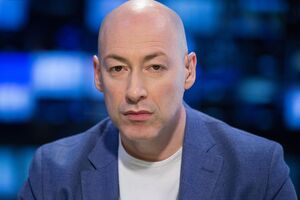 Гордон: Они считают Украину своей матерью, но когда на мать напали, они ездят зарабатывать туда, откуда пришла угроза матери