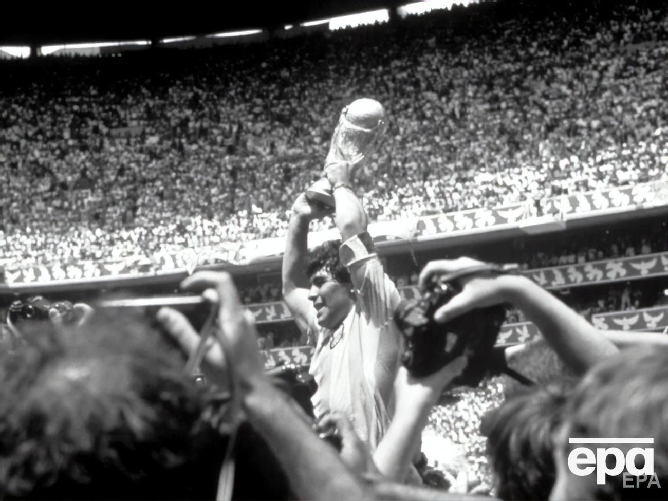 Марадоне 30 октября исполнилось 60 лет