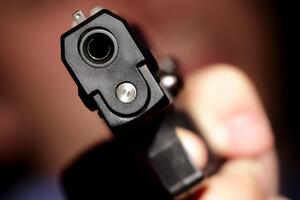 Пистолет был заряжен холостыми патронами