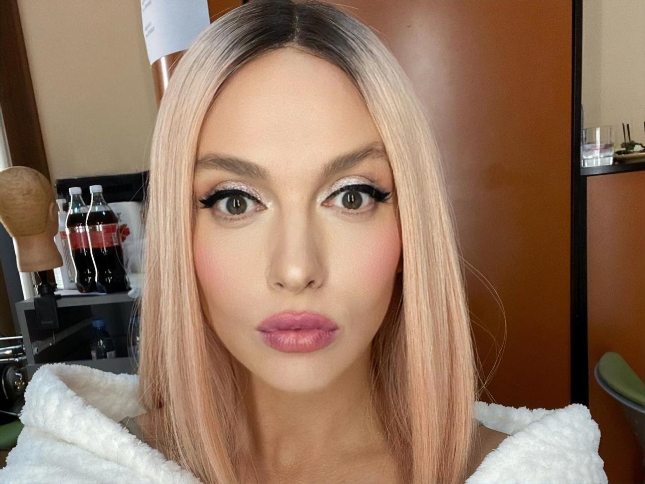 Полякова сделала семейное селфи