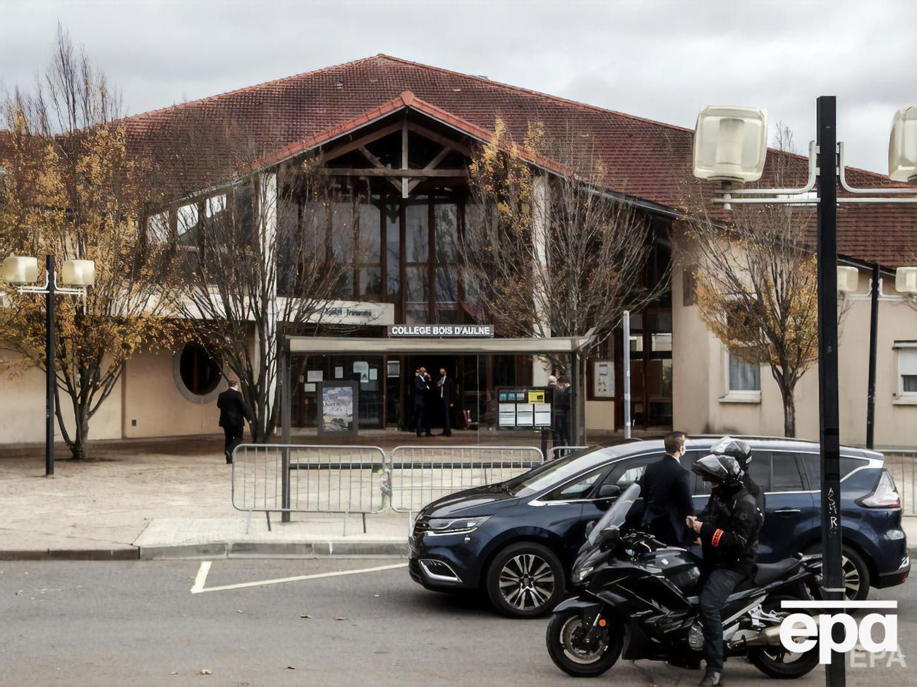 Профессора истории колледжа&nbsp;Конфлан-Сент-Онорин Пати&nbsp;убили и обезглавили 16 октября